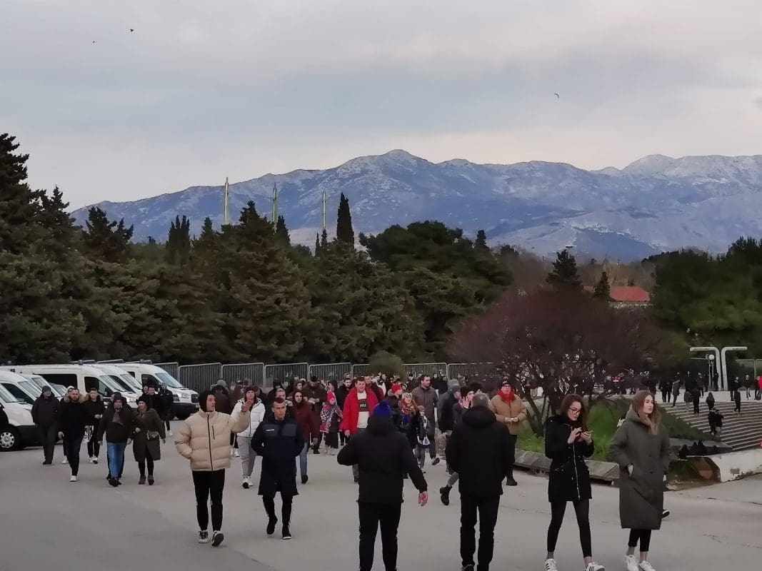 prije-utakmice-hajduk-rijeka-poljud-split-torcida-sinisa-vickov (1)