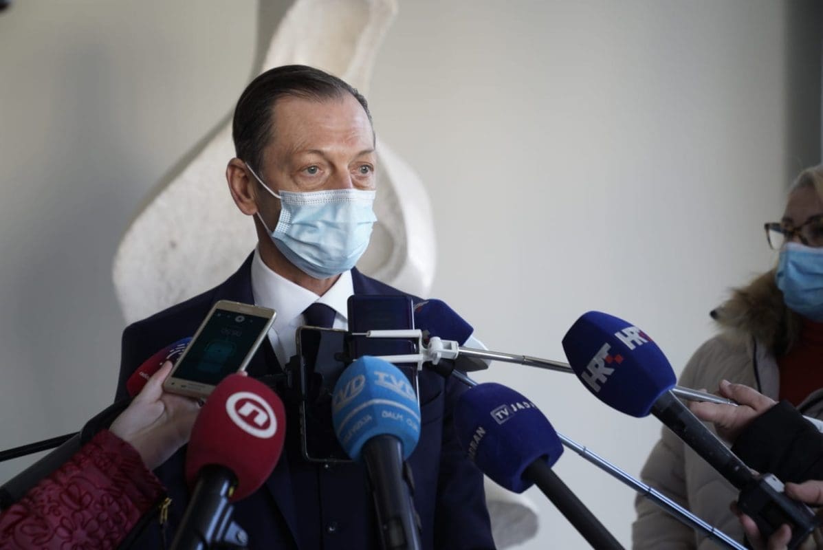 Hoće li se ukinuti covid potvrde u KBC-u Split? Meštrović: Obašao sam sve pacijente na respiratoru. Nažalost, najveći broj ih je necijepljenih
