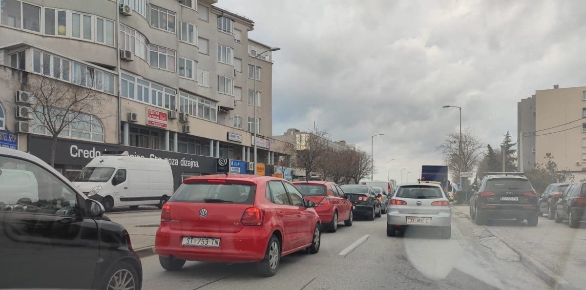Gužva u dijelu Vukovarske u Splitu: "Vozi se jako sporo"