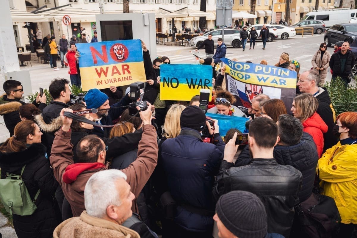 SPLIT ZA UKRAJINSKI NAROD Centar grada bit će 'obojan' u ukrajinske boje: Organizira se miroljubiva akcija podrške ratom pogođenom narodu