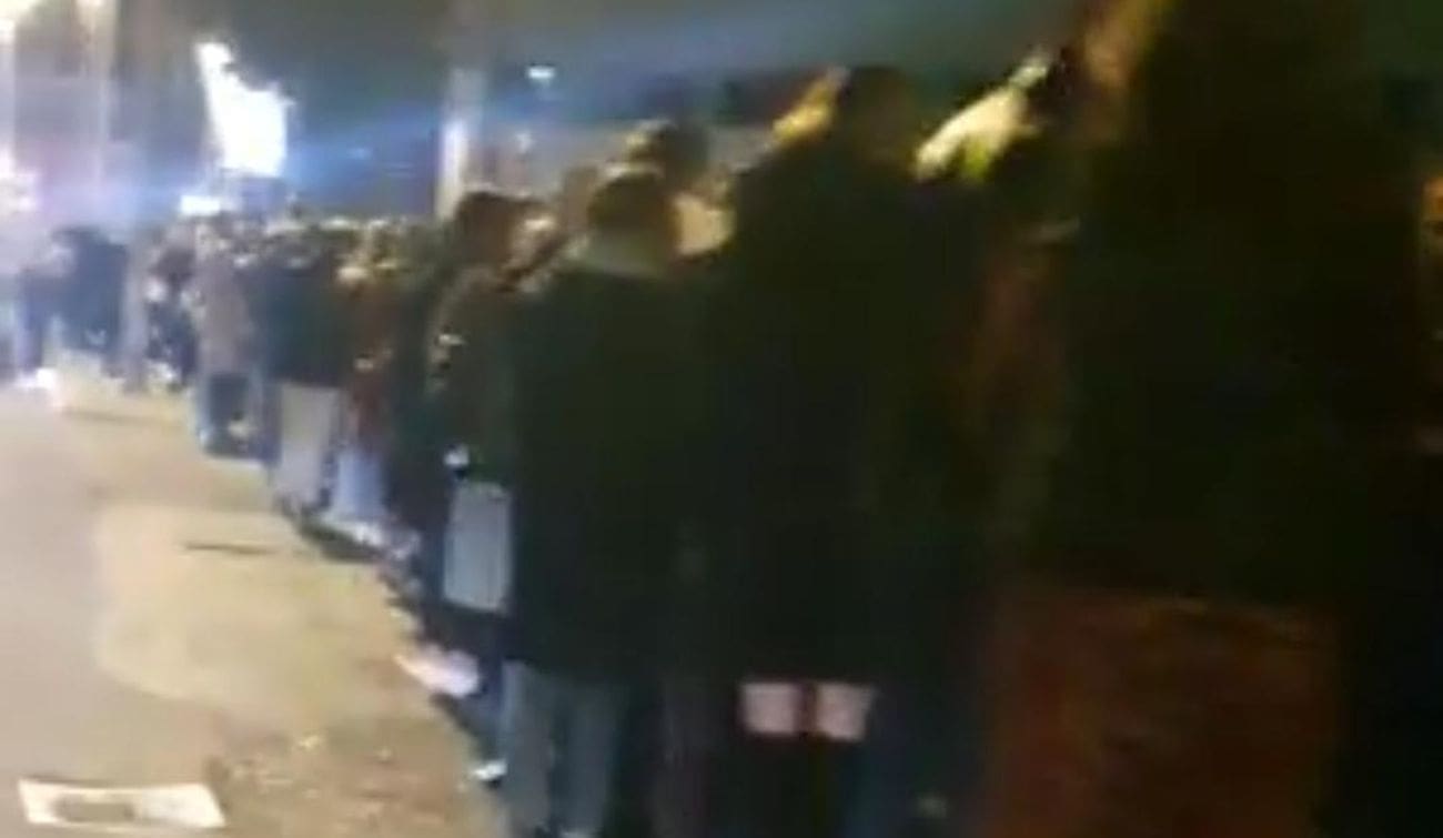 ŽELJNO SU JE OČEKIVALI Ogromni redovi pred veliki koncert regionalne zvijezde. Splićanke ne kriju uzbuđenje