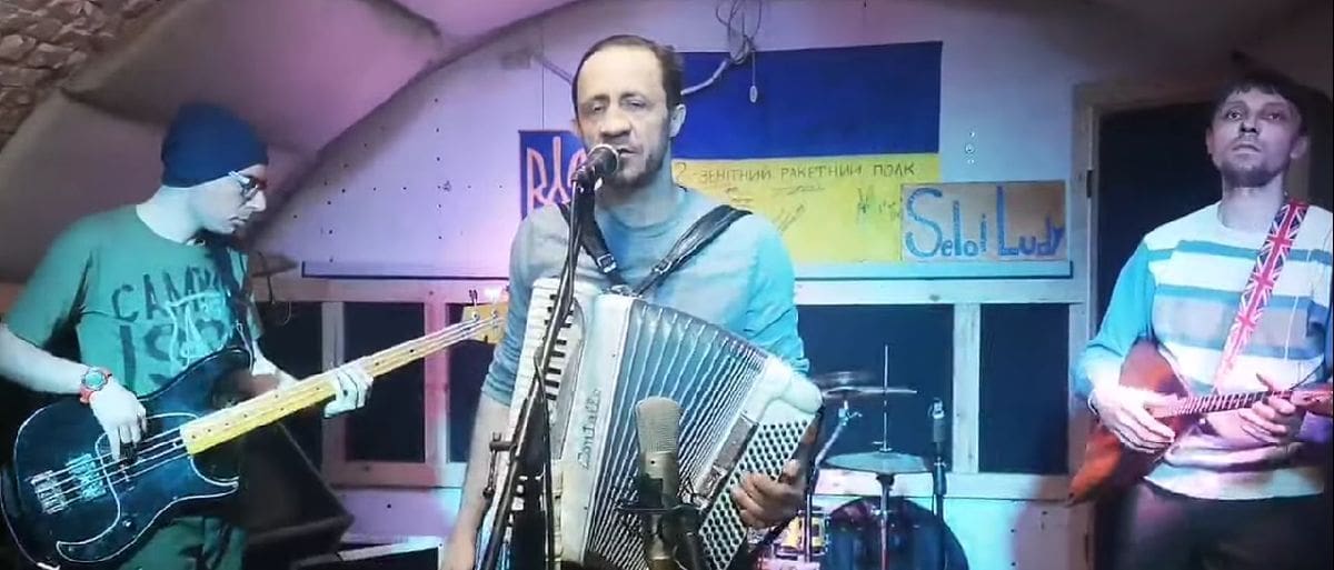 Ukrajinski bend uživo prenosi nastupe iz skloništa, poručuju: Nije trebalo biti rata