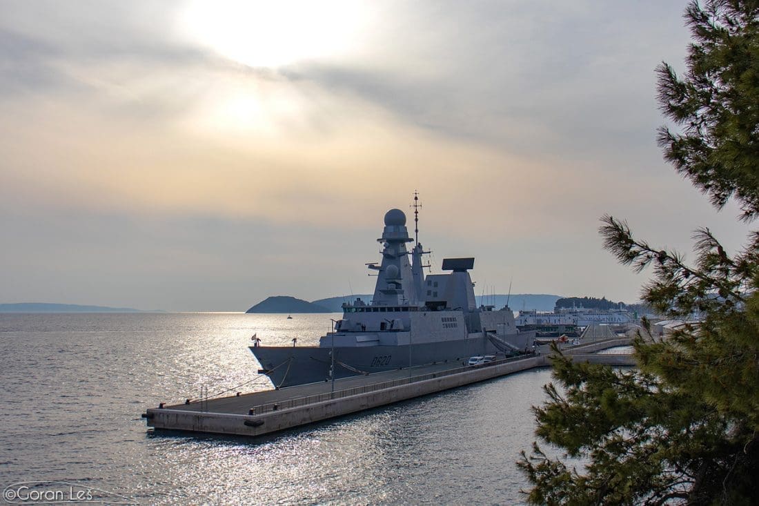 FRANCUSKA PROTUZRAČNA FREGATA STIGLA U SPLIT Razlog dolaska je rat u Ukrajini, evo detalja!