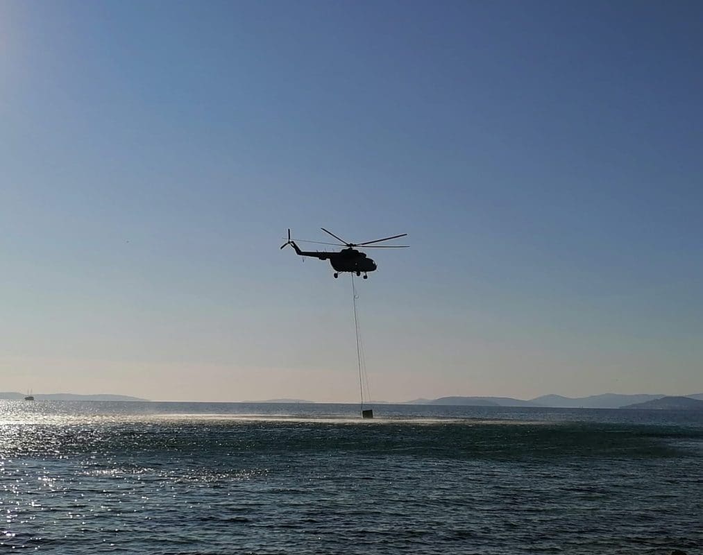 VATROGASCI APELIRAJU Helikopter gasio požar između Jesenica i Tugara, evo što se dogodilo u međuvremenu