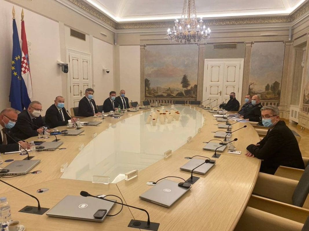 ODRŽAN BRIFING Premijer Plenković se sastao s članovima vlade i sigurnosno-obavještajnog sustava