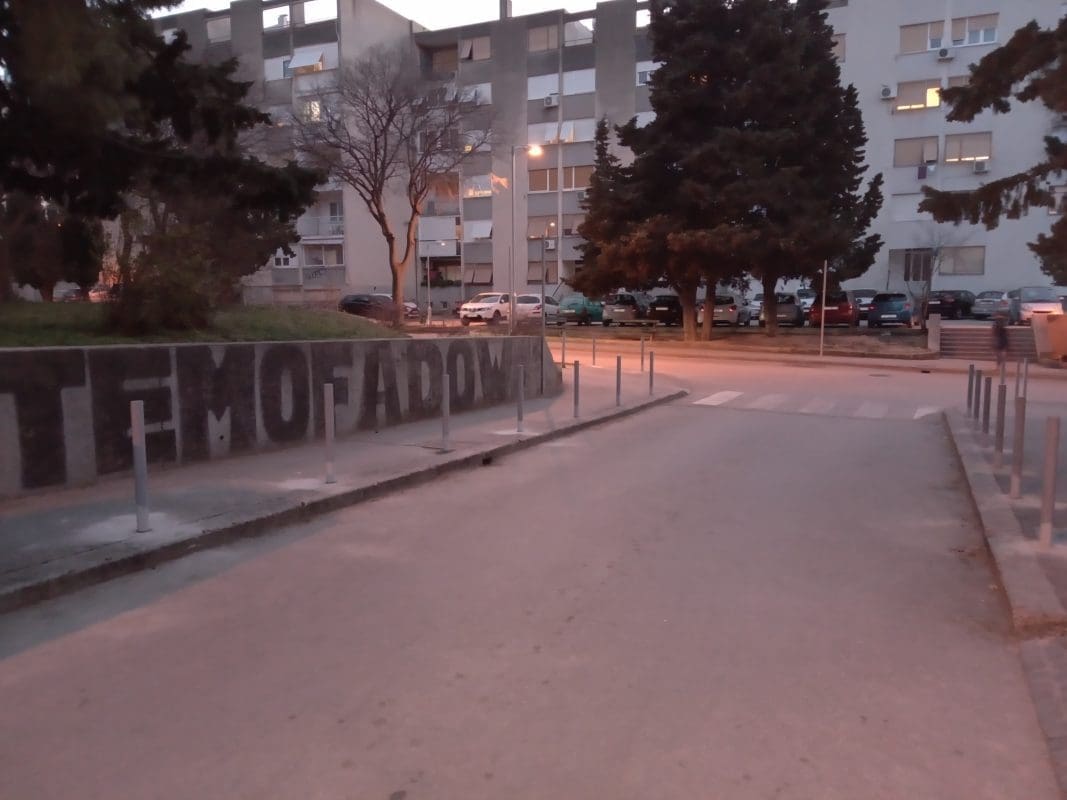 Onemogućeno parkiranje kod tržnice na Plokitama, novih parkirnih mjesta još nema na vidiku