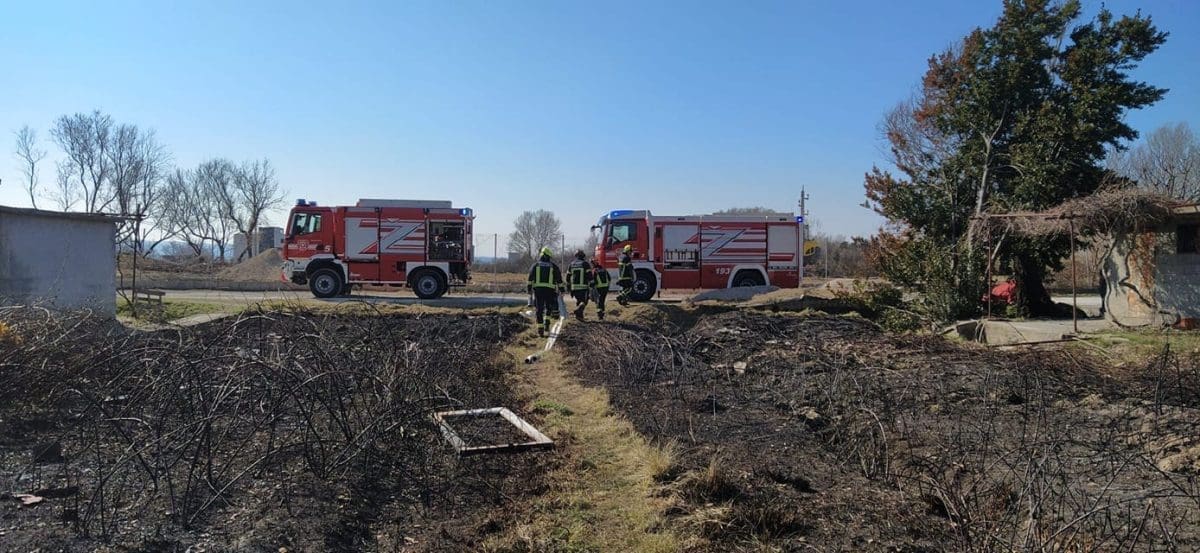 POŽAR NA ISTOKU SPLITA Očajni vatrogasci se osvrnuli na Facebooku: "Lokaciju nije potrebno pisati"