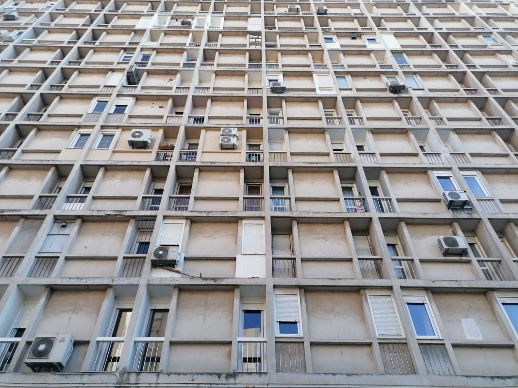 SPLITSKI PROJEKT 'PRAZNINE': "Verica Kovacevska prikuplja priče o Kineskom zidu, zgradi u kojoj boravi narednih tjedan dana"