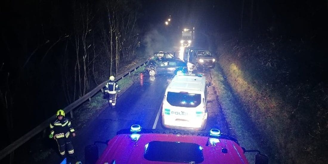 SMRT NA NAŠIM CESTAMA Dogodila se stravična prometna nesreća, jedna osoba poginula