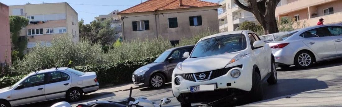 PROMETNA KOD BOLNICE FIRULE Sudarili se auto i motor, jedna osoba ozlijeđena