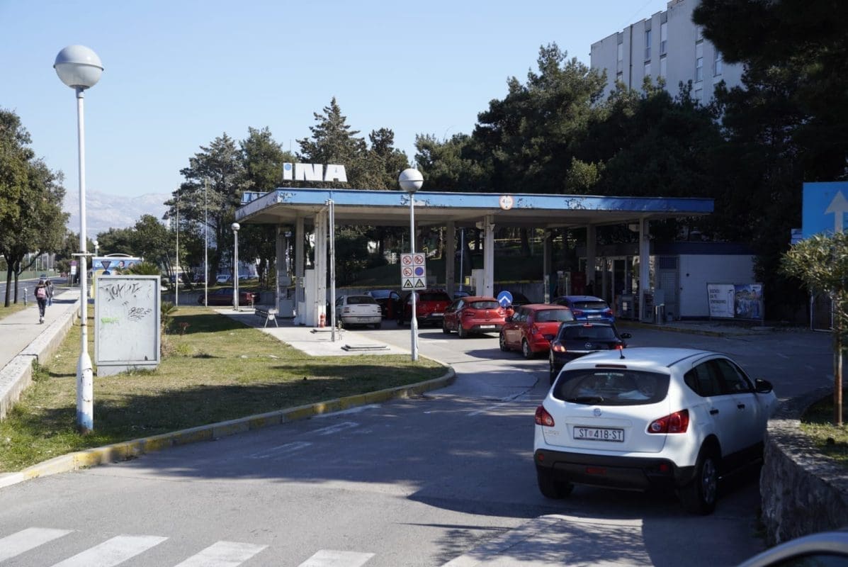 Kupuje se kao ludo: INA otkrila skok od 400% i odgovorila na pitanje nestašice