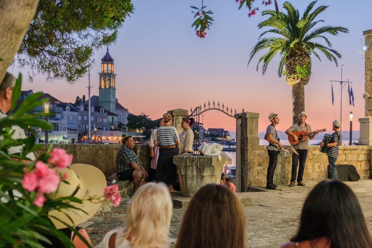 PROLJETNI PRAZNICI U SUTIVANU Očekuje vas bogat program