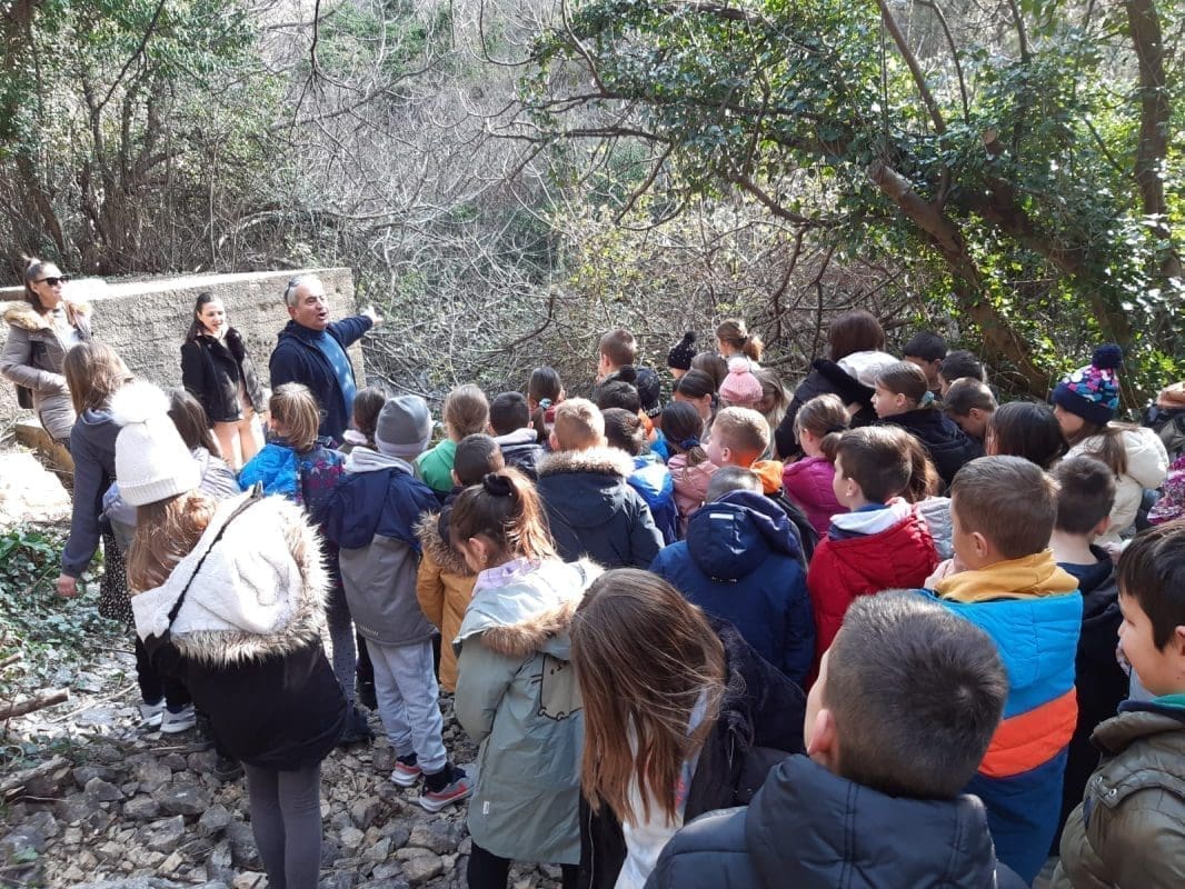 Učenici osnovne škole 'Žnjan-Pazdigrad' na programu Škole u prirodi u Zvjezdanom selu Mosor