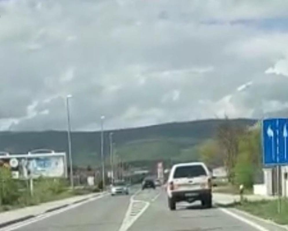 DRAMATIČNA SNIMKA S CESTE U ZAGORI U samo nekoliko minuta napravio niz prekršaja