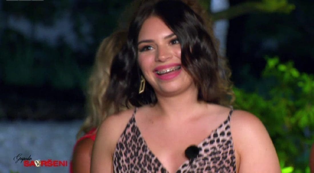 Dijana je dobila divlju ružu, evo što ta ruža znači! Uskoro bi moglo postati jako napeto među curama...