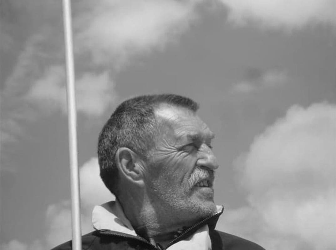 GOLEMA TUGA U DALMACIJI Preminuo je dobri duh JK Uskok: "Niti jedna regata nije prošla bez tebe. Prijatelju, falit ćeš u svakom tom dijelu"