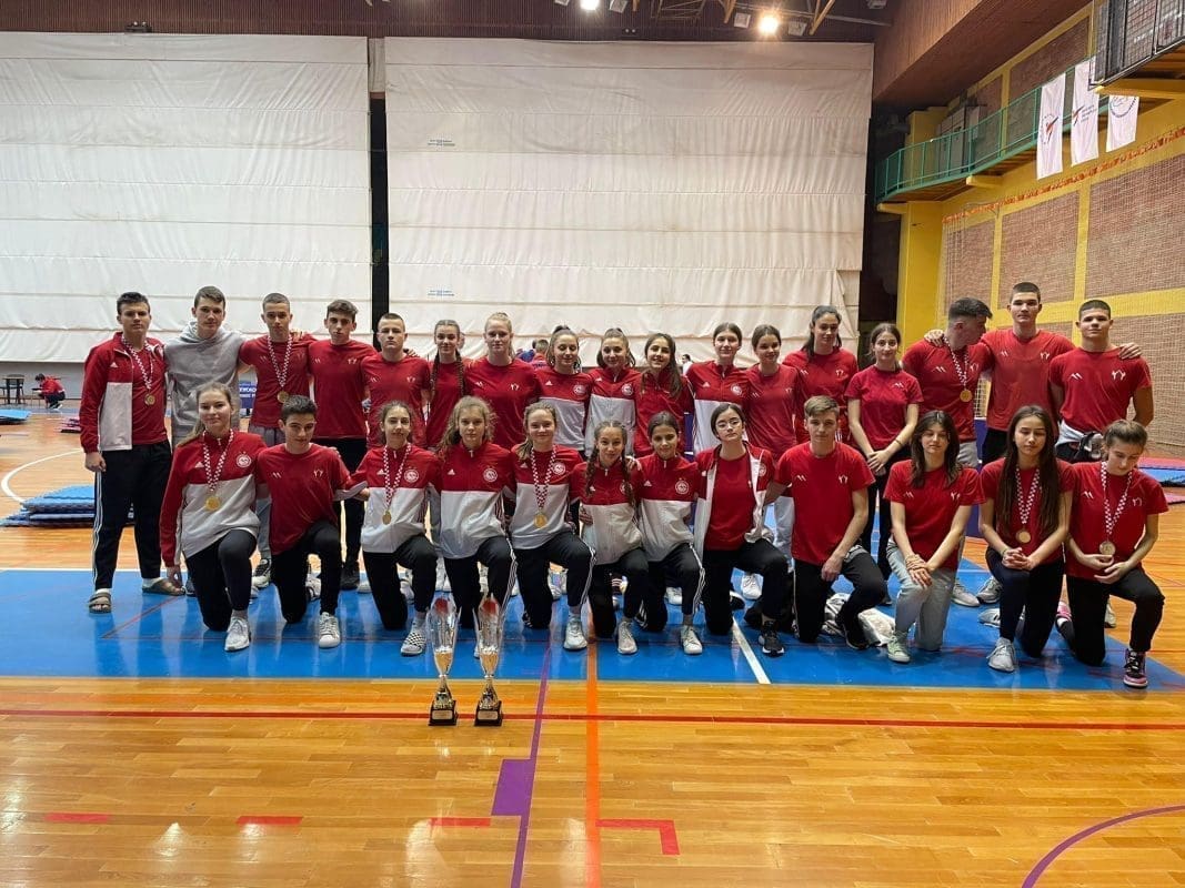 Taekwondo klub Marjan ekipni prvak Hrvatske u juniorkama i juniorima