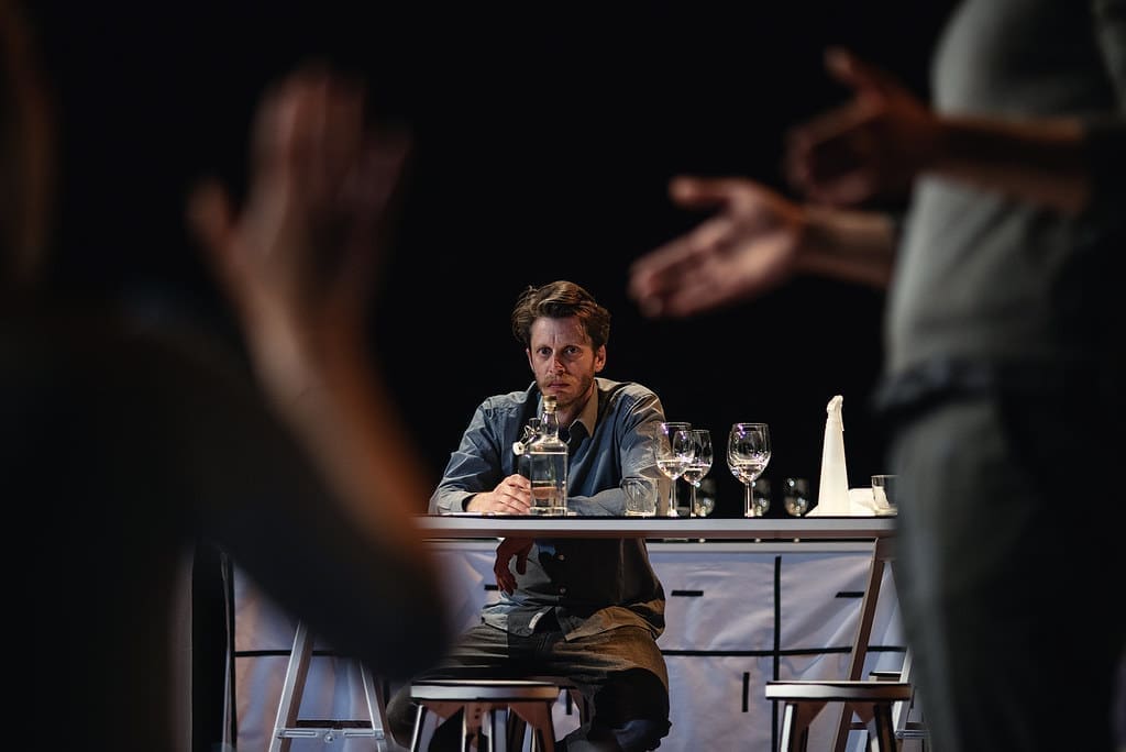 NAJBOLJA PREDSTAVA U 2021. Inspirirano stvarnim događajima: "Krizni stožer" na programu 32. Marulićevih dana