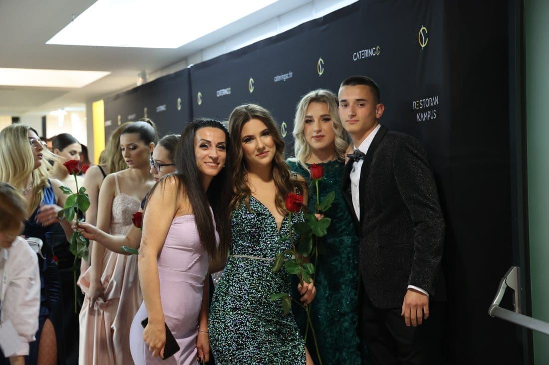 maturalna-vecer-ekonomska-skola-kampus (1)