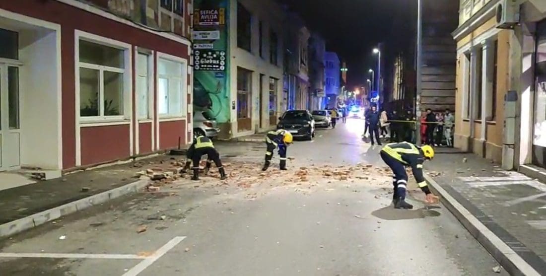 VIDEO U Mostaru popadali dijelovi zgrada, ljudi su na ulicama...