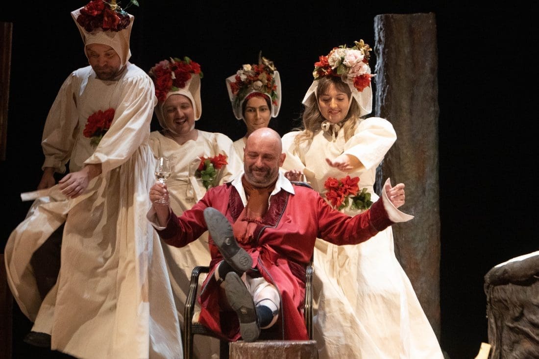 Tena, kronika raspada jedne ljepote, predstava o ženi, žrtvi vlastite ljepote kao metafora Slavonije