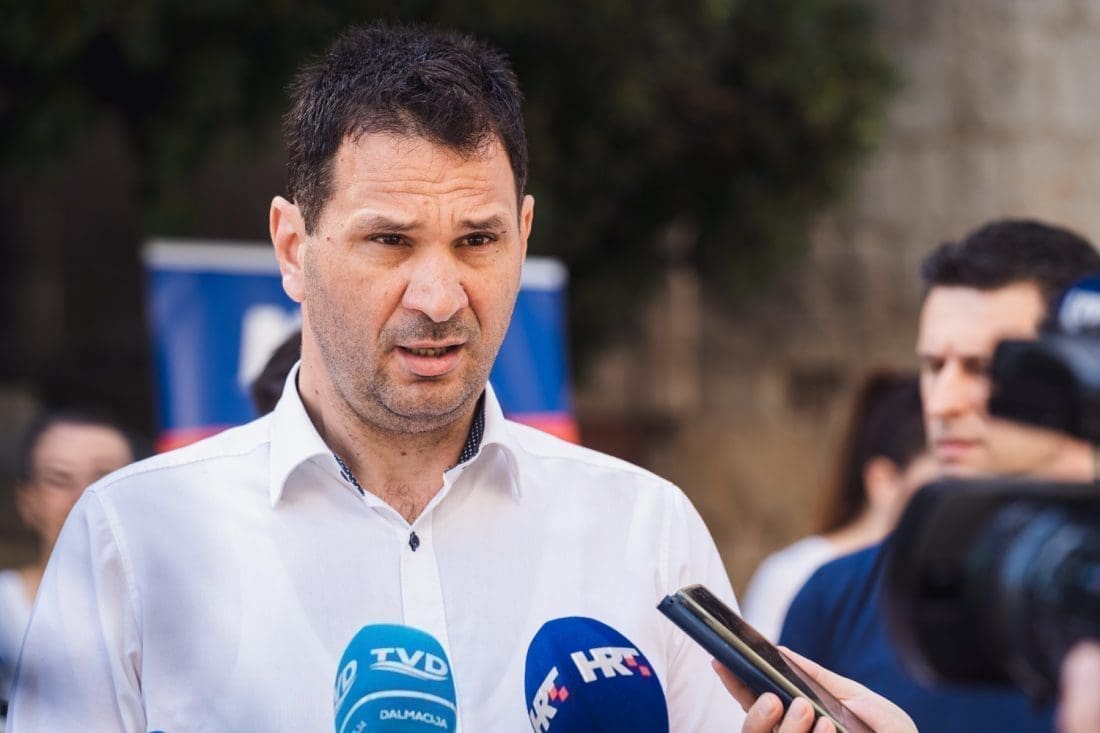 MOST OŠTRO PO PULJKU Prozivaju ga zbog jedne osobe na listi: "Kad počinje era sposobnosti ispred podobnosti?"