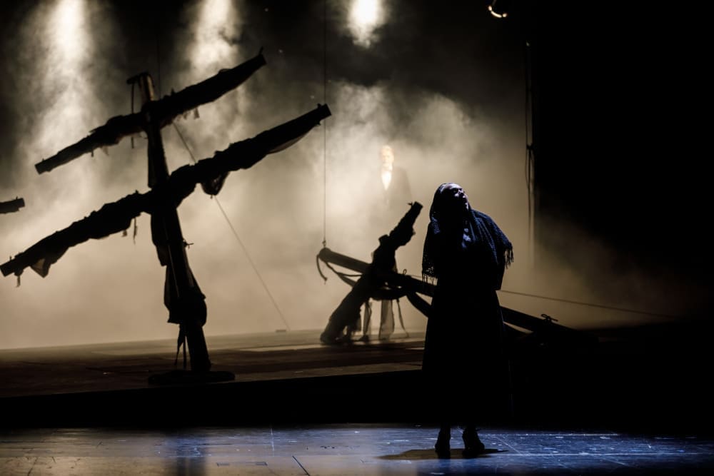 Dramski ansambli Hrvatskog narodnog kazališta Split u svibnju će ostvariti pet gostovanja.