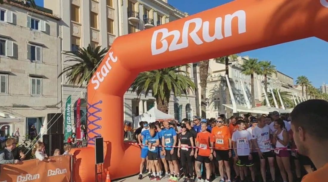 Na splitskoj Rivi se okupilo više od 500 trkača iz cijele Lijepe naše: "Nakon dvije godine korone i pauze Split je ponovno uzavreo"