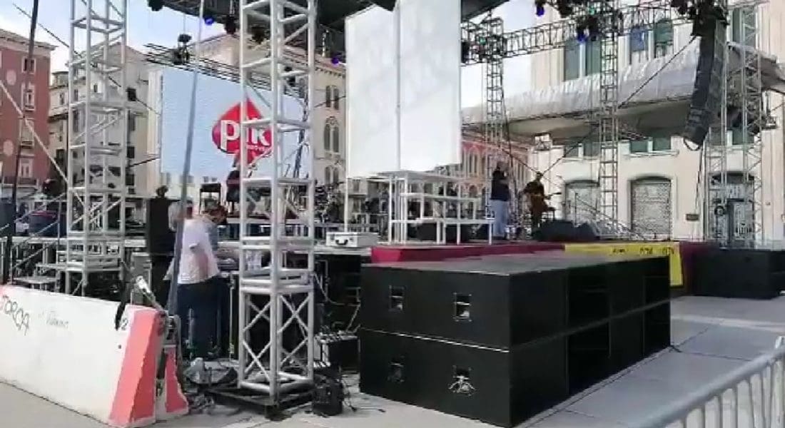 "LIPA SI LIPA, ANĐELI TI SLIČE" Goran Karan večeras će zabavljati Splićane na Rivi, a već sad možete vidjeti kakva će atmosfera biti