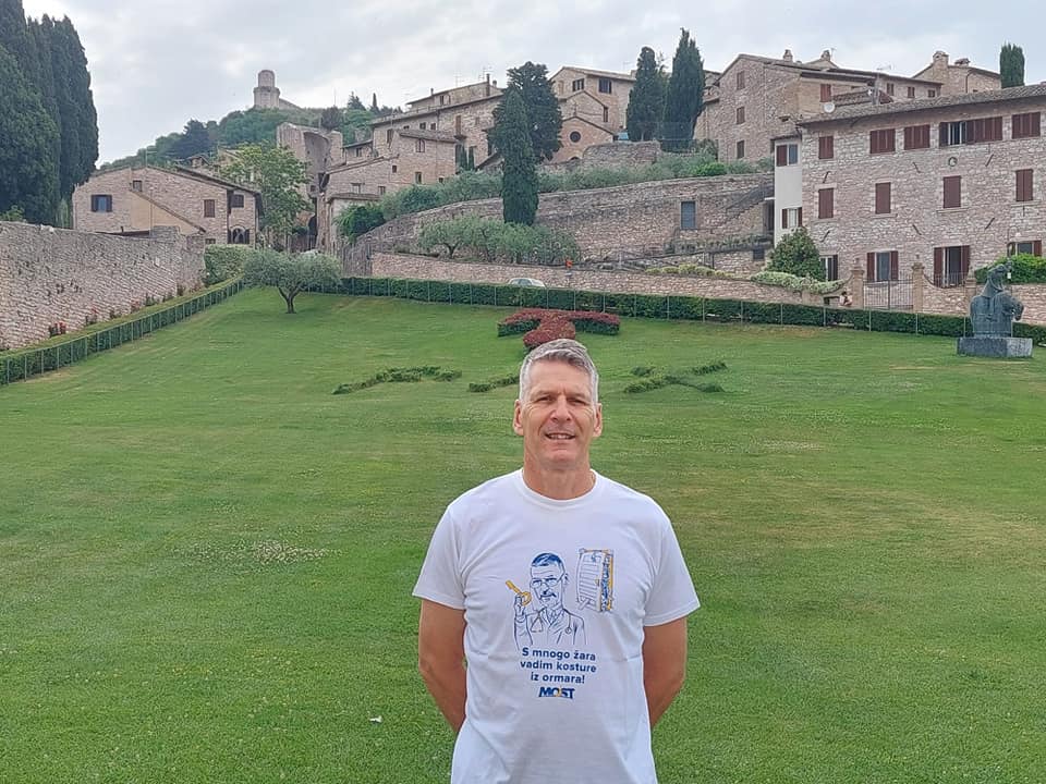 Ivica Grković sudjeluje na znanstvenom skupu o empatiji i etici u medicini u Assisi : "U mislima sa svima vama. U ponedjeljak smo opet zajedno"