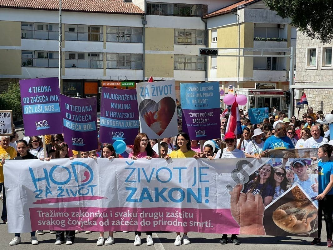 HOD ZA ŽIVOT U IMOTSKOM: "Podsjećam sve muškarce koliko je važna podrška koju pružamo. To je naša odgovornost"