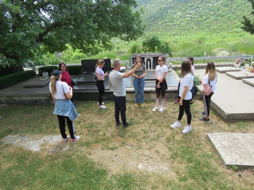 Studenti Filozofskog fakulteta u Zvjezdanom selu Mosor