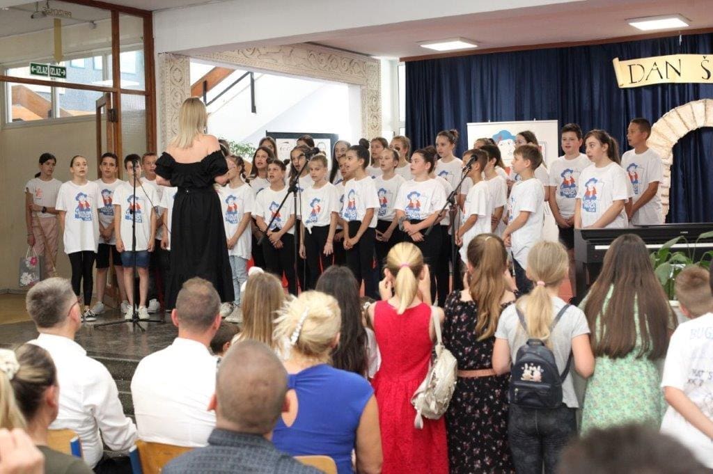 PROSLAVA DANA OŠ VJEKOSLAVA PARAĆA Ninčević: "Čestitam vam na ostvarenom uspjehu koji zapravo potvrđuje dodatno ulaganje napora s vaše strane"