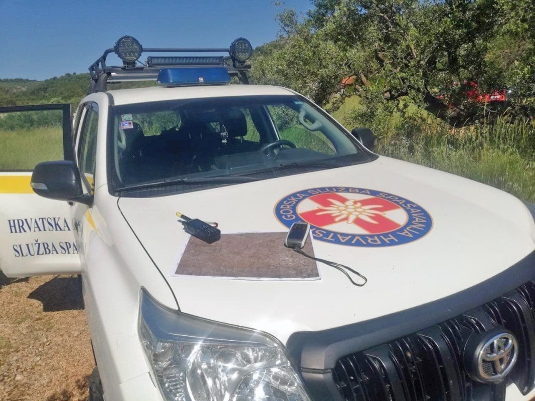 HGSS U AKCIJI SPAŠAVANJA NA OMIŠKOJ DINARI Izgubila su se tri njemačka državljanina