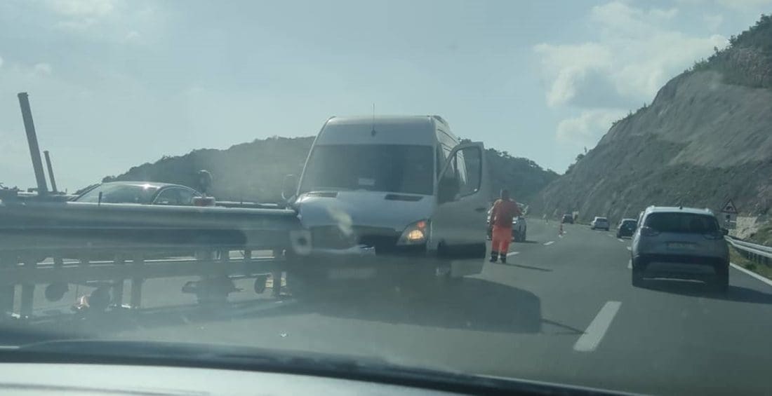 KRŠ I LOM NA DALMATINI Prometuje se otežano, vozači se mole za dodatni oprez!