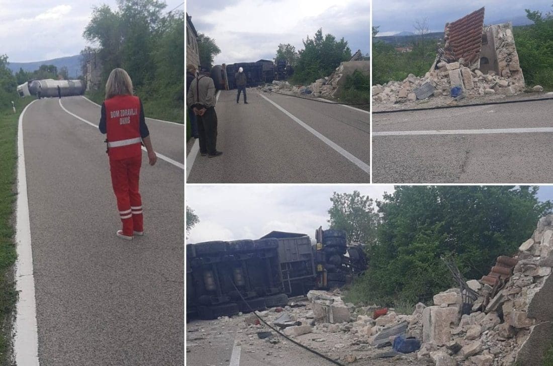 NESREĆA U ZAGORI Vozač cisterne sletio s ceste i zabio se u kapelicu, cesta je zatvorena za promet
