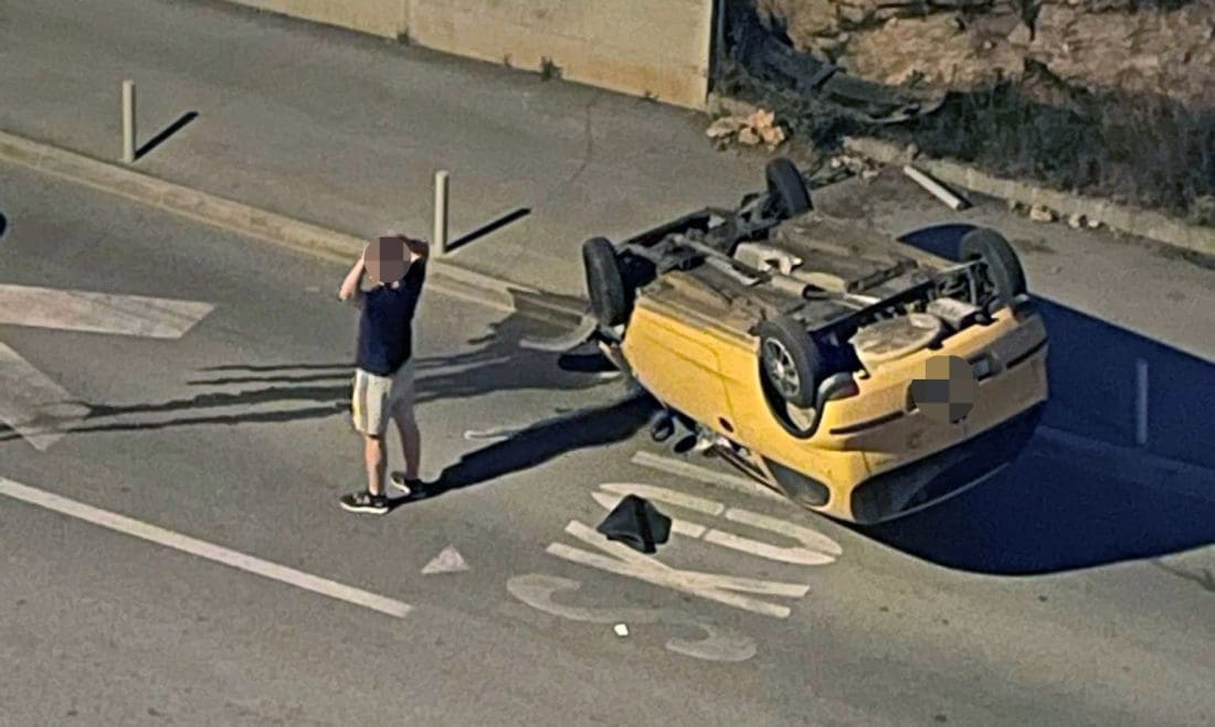 RANOJUTARNJI KRŠ NA PAZDIGRADU Vozilom "pokupio" tri stupića pa završio na - krovu