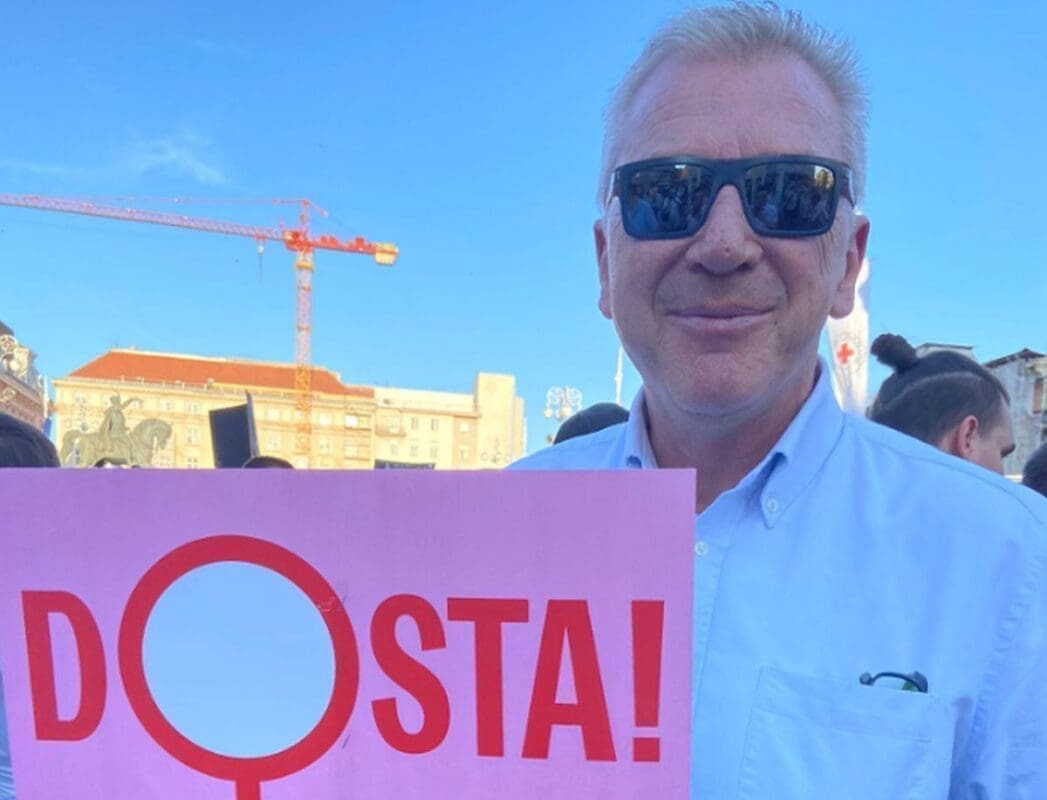 PORUKA RANKA OSTOJIĆA: "Je... državu u kojoj se za kćer moraš boriti za ono što ti je davno izborila baba. Dosta!"