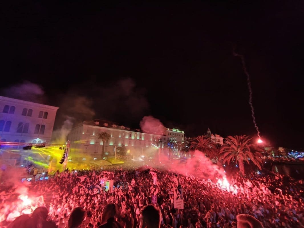 riva-slavlje-navijaci (1)