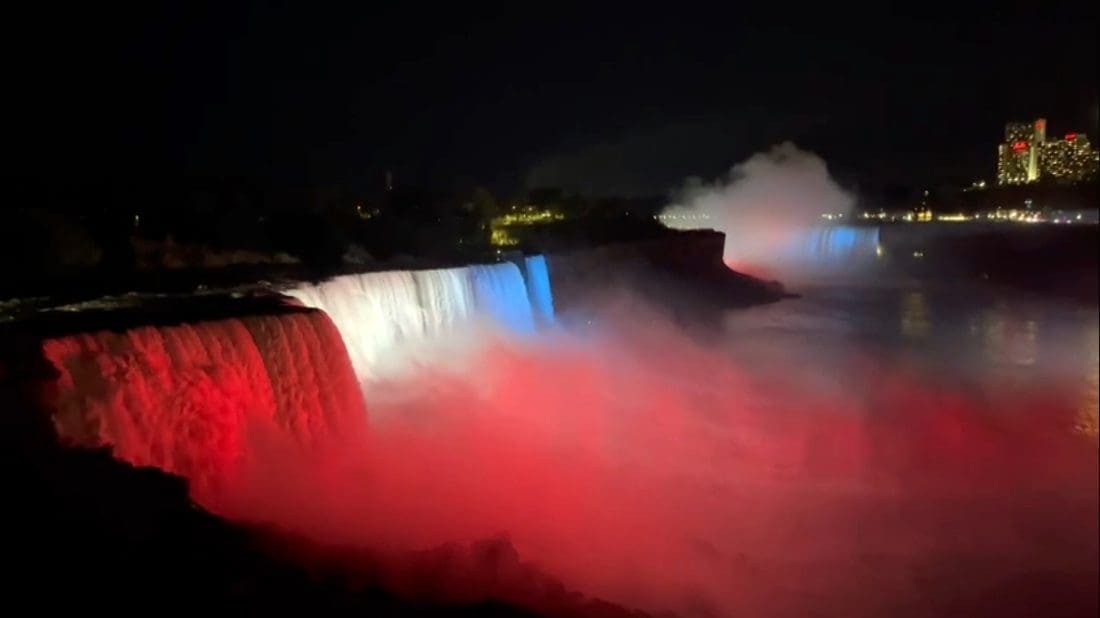 Slapovi Niagare u bojama hrvatske zastave: "Prije 30 godina bili smo ponosni što smo uz Hrvatsku"