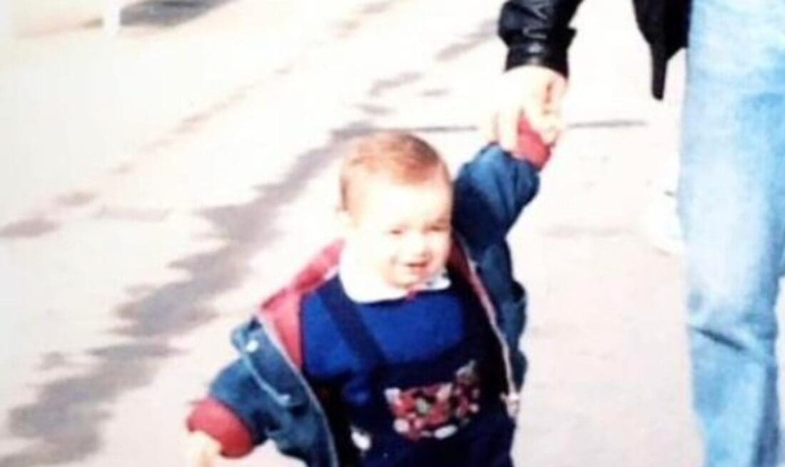 PREPOZNAJTE LI GA? Poznati Splićanin objavio staru fotografiju. Evo tko je on