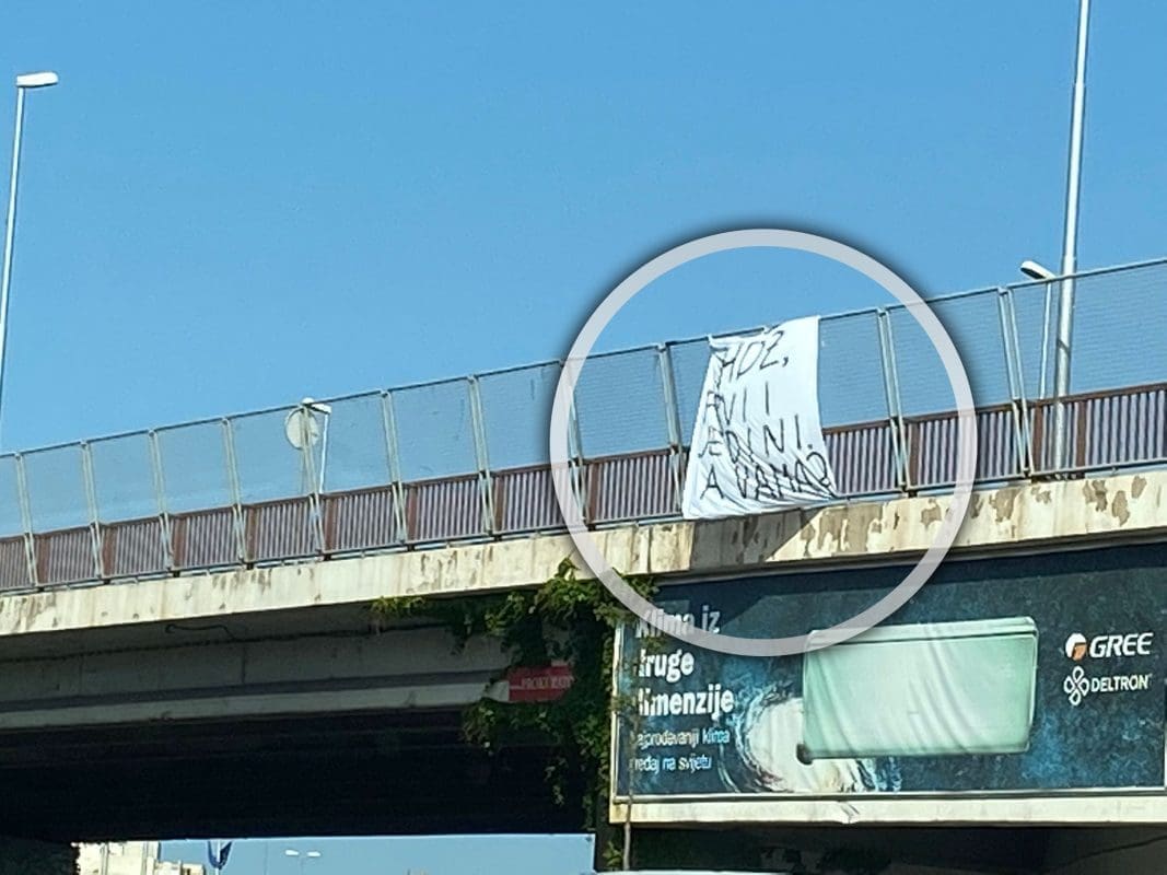 POČEO JE SPLITSKI "RAT" TRANSPARENTIMA Je li Puljkova "vojska" odgovorila na nedavne Đogaševe plakate?