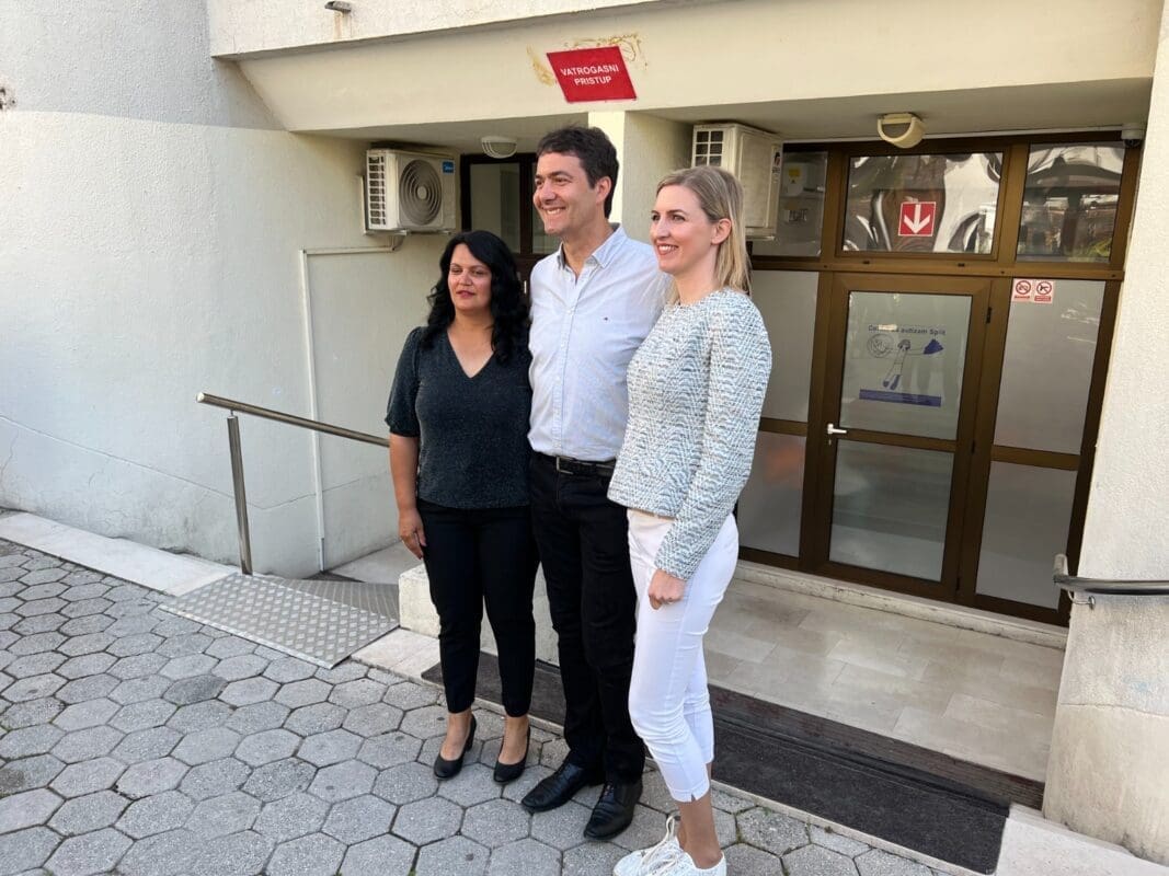 ĐOGAŠ ISPRED CENTRA ZA AUTIZAM: "Probleme moramo rješavati, ovo što imamo u Splitu nije odgovarajuće"