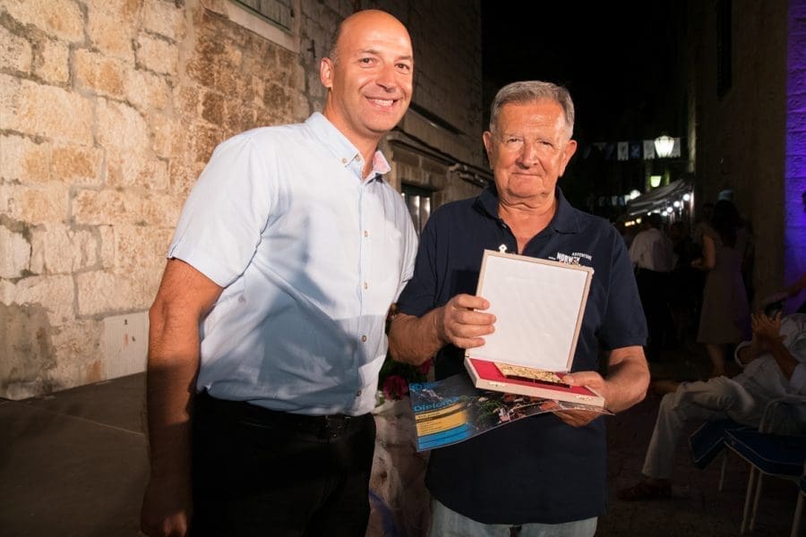 (FOTO) DRUGA VEČER 56. OMIŠKOG FESTIVALA Večer novih skladbi maestru Dušku Tambači