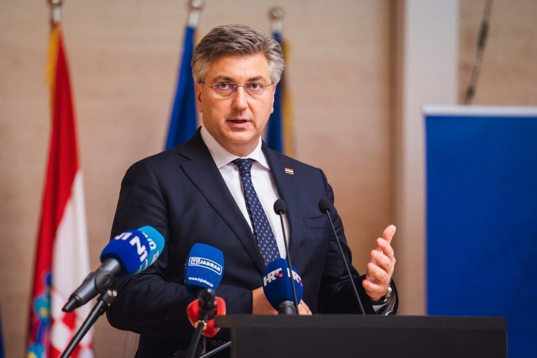 PLENKOVIĆ: "Predložit ćemo novog ministra obrane, počinjemo konzultacije"