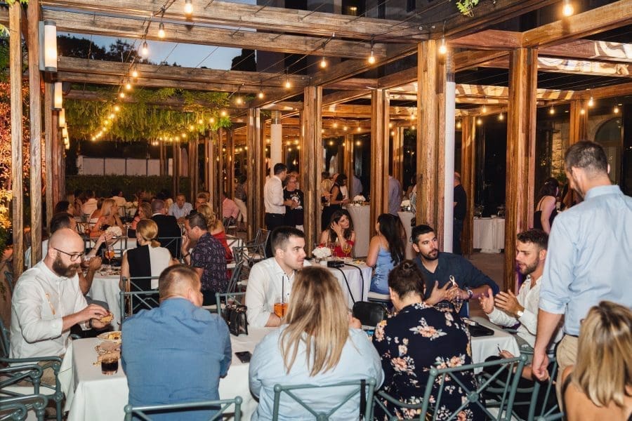 (FOTO) Dentalni Centar Dentech spektakularnom zabavom u Hotelu Park proslavio 8. rođendan