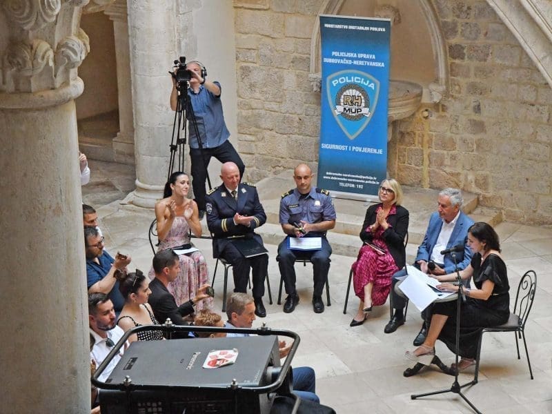 Ana Rucner & Klapa sveti Mihovil 16