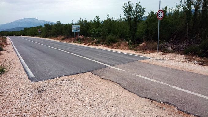OVO JE TEŠKO VJEROVATI Ovako izgleda granica između dvije dalmatinske županije: "Rimljani su bolje gradili ceste"
