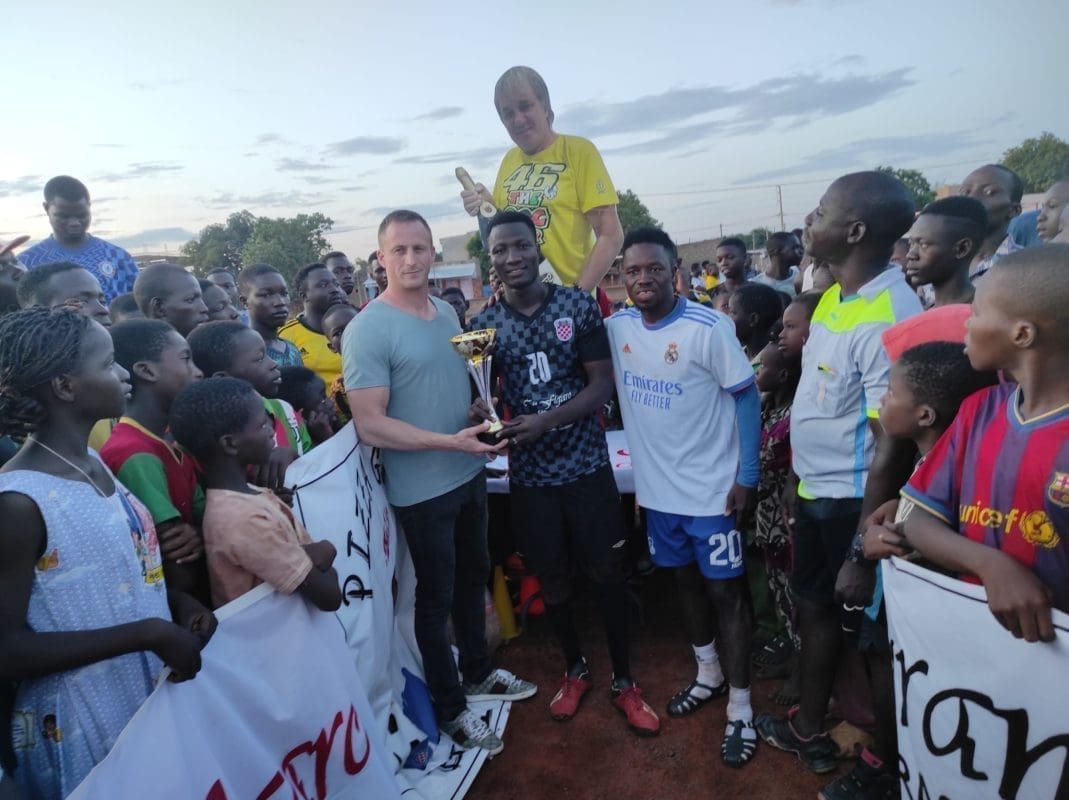 KAKAV PRIZOR Kockasti dresovi poznati su i u jednoj afričkoj zemlji: "Dirljivo je bilo vidjeti koliko se ti momci raduju običnim kopačkama"