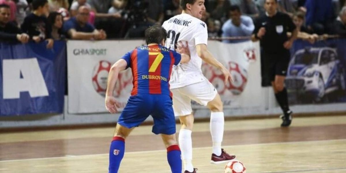 "BOMBA" IZ GOSPINOG POLJA Dario Marinović novi igrač MNK Square!